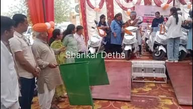 #जैसलमेर में 50 महिला स्वास्थ्य कार्यकर्ताओं को मिली ईवी स्कूटी,
Chhotu Singh Bhati
Jaisalmer District Collector & Magi...
