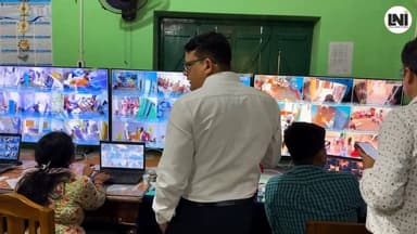पश्चिम बंगाल में बैलेट की चौकसी की कमान सम्हालते IPS डॉ सत्यजीत नाइक
#WestBengal #WestBengalElection #Elections2026 #We...