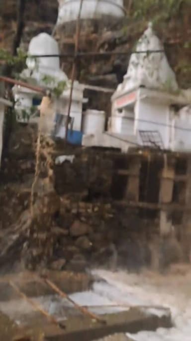 ओला वृष्टि के साथ बारिश, किसानों की फसल को भारी नुकसान – गर्मी से मिली राहत
नौहट्टा/रोहतास में बुधवार को अचानक मौसम बदला...