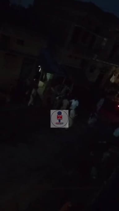 मराँची थाना क्षेत्र अंतर्गत मराँची और शेरपुर की सीमा पर थोड़ी देर पहले दो पक्षों में झड़प हो गई.दोनों ओर से एक दूसरे पर ...