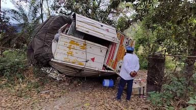 देहरा ।। News123 ।। ढलियारा में हादसा पेड़ से टकरा कर ट्राला पलटा
#rajsthantourism #drivers #accident