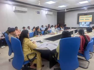 अलीराजपुर: मुख्य सचिव अनुराग जैन ने वीसी द्वारा अलीराजपुर सहित जिलों की समीक्षा की, गेहूं स्लॉट बुकिंग की तारीख 23 मई तक बढ़ी