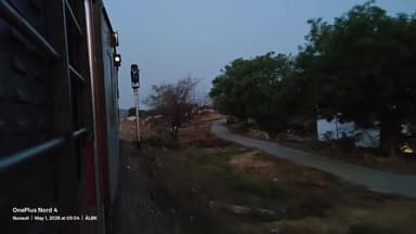 आज मिर्जापुर चुनार क्षेत्र के सक्तेशगढ़ स्टेशन के आगे एक गाय चलती ट्रेन की चपेट में आगया! कृपया खुले में मवेशी न छोड़े