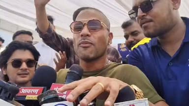 ग्वालियर में मीडिया को देखकर क्रिकेटर शिखर धवन का ऐसा मिज़ाज़ कभी नहीं देखा होगा.....
#GwaliorNews #ShikharDhawan
#NewsI...