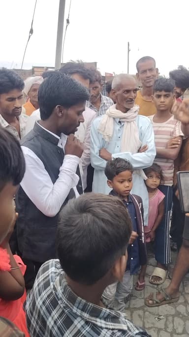जय नारायण मिश्र लोकेशन तहसील धौरहरा गांव बबुरी में बारात में आए नवादा ग्राम के जिला बहराइच निवासी शैलेंद्र कुमार 7वर्ष