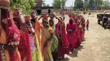 बिंद प्रखंड के जाहितपुर से निकला गया क्लास यात्रा।