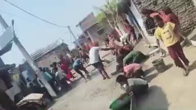 GAYA JI BIHAR. KONCH. PRAKHAND.
ALPA. GAV ME PCC ROAD BANANE KE DAURAN HUI DIKKAT