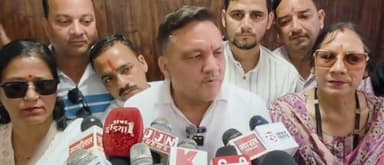 #देहरादून की खबर से #हलद्वानी में भी मची #हलचल
#सफाई कर्मियों का प्रतिदिन का मानदेय 500 से बढ़ाकर 800 रुपए करने का निर्ण...