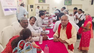 #बारा तहसील मे आयोजित सम्पूर्ण समाधान दिवस पर सुनी जा रही फरियादियों की समस्याएं*
प्रयागराज। बारा तहसील मे शनिवार को उप...