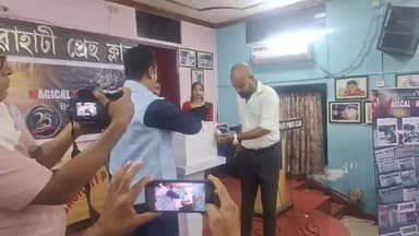 চন্দ্ৰপুৰ: গুৱাহাটী-যাদু সম্ৰাট বিক্ৰম তালুকদাৰৰ ২৬ৰ নিৰ্বাচনৰ ফলাফল ৭টা তলা লগাই গুৱাহাটী প্ৰেছক্লাৱত ফলাফল বন্ধ কৰিলে বাকচ