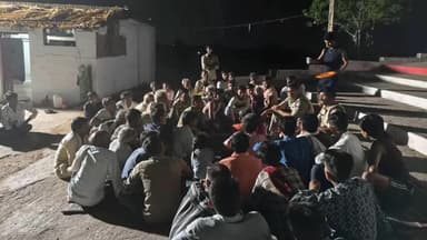 नौगांव: मुख्यमंत्री डॉ. मोहन यादव के निर्देश पर नौगांव थाना प्रभारी ने बाहरपुरा गांव में ग्रामीणों संग बिताई रात