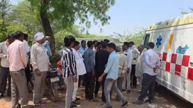 निवाड़ी: निवाड़ी तिगेला के पास भीषण सड़क हादसे में 3 युवकों की मौत