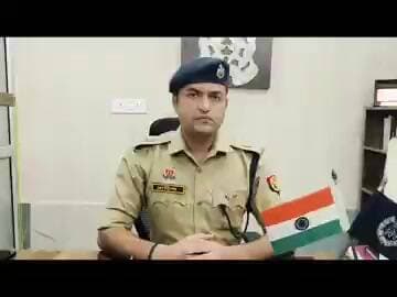 #आगरा: फतेहपुर सीकरी में छात्रा स्मारक घूमने आई थी,
लघु शंका के लिए वह सुनसान क्षेत्र में चली गई
वहां दो युवक़ों ने छात...