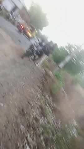 शंकरगढ़ नारीबारी रोड कल्याणपुर नदी के पास दो बाइक चालक युवक आपस में भिड़ गए