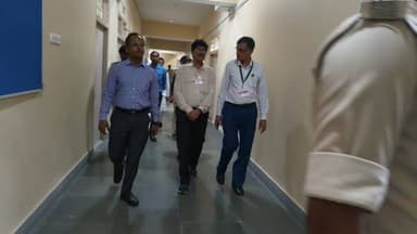 NEET-UG परीक्षा 2026 शांतिपूर्ण एवं कदाचारमुक्त वातावरण में संपन्न
सनोज कुमार संगम
नवादा जिले के 05 परीक्षा केन्द्रो...