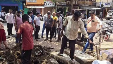 ଛତ୍ରପୁର: କାଳବୈଶାଖି ବର୍ଷାକୁ ଦୃଷ୍ଟିରେ ରଖି ଛତ୍ରପୁରରେ ସଫେଇ କାର୍ଯ୍ୟକ୍ରମ, ଯୋଗଦେଲେ ସ୍ଥାନୀୟ ବିଧାୟକ