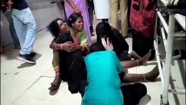 शेरघाटी: शेरघाटी में आम चुनने गए तीन युवकों की वज्रपात से मौत, परिजनों का रो-रोकर बुरा हाल