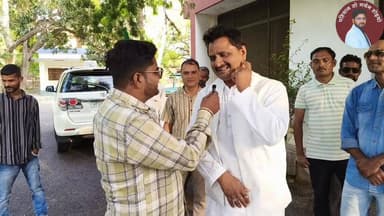 पश्चिम बंगाल में भाजपा की जीत के जश्न पर झालमूड़ी को लेकर क्या बोल गयें भाजपा नेता पुष्पेंद्र सिंह
BJP INDIA Yogi Adit...