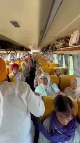 ਨਵਾਂਸ਼ਹਿਰ: ਮੁੱਖ ਮੰਤਰੀ ਤੀਰਥ ਯਾਤਰਾ ਤੋਂ ਬਾਅਦ ਗੁਰਧਾਮਾਂ ਦੇ ਦਰਸ਼ਨ ਕਰਕੇ ਵਾਪਸ ਆਏ ਪਿੰਡ ਦੌਲਤਪੁਰ ਦੇ ਯਾਤਰੀਆਂ ਨਾਲ ਸਤਨਾਮ ਸਿੰਘ ਜਲਵਾਹਾ ਨੇ ਕੀਤੀ ਗੱਲ