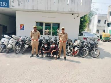 कमिश्नरेट गौतमबुद्धनगर पुलिस का सराहनीय कार्य।*
*थाना सेक्टर-24 पुलिस द्वारा 02 शातिर वाहन चोर गिरफ्तार, कब्जे/ निशानदेह...