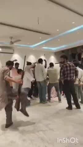 हथुआ: गोपालगंज में जनेऊ कार्यक्रम में हथियारों का प्रदर्शन व अश्लील डांस, मोकामा विधायक अनंत सिंह समेत नौ पर प्राथमिकी