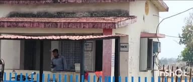 बिछिया: बंद रेलवे फाटक के नीचे से बाइक निकालकर पार करना पड़ा महंगा, हो सकता था बड़ा हादसा
