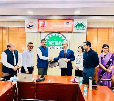 उत्तर प्रदेश सरकार, जिसका प्रतिनिधित्व यमुना एक्सप्रेसवे औद्योगिक विकास प्राधिकरण (YEIDA) द्वारा किया जा रहा है (आगे “YE...
