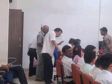 अलीराजपुर: बेहड़वा के दिव्यांग आदिवासी ने कलेक्टर माथुर से की शिकायत, आधा किलो चांदी गिरवी रखने पर भी सोनार ने नहीं लौटाई