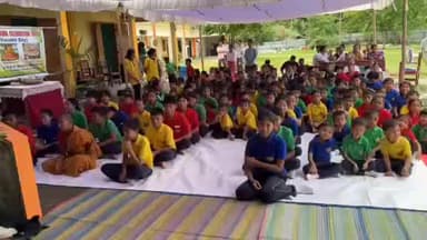 শান্তিরবাজার: জোলাইবাড়ী কলসি ধাম্মাদ্বিপা ইংরেজি মাধ্যম স্কুলে বৌদ্ধ পূর্নিমা উদযাপন করা হয়