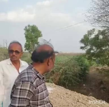 અમરેલી કુંકાવાવની ચાલી રહેલ રોડની કામગીરી નબળી..?આક્ષેપ સાથે વિડિઓ વાઇરલ કરતા કુંકાવાવ આપ તાલુકા પ્રમુખ
