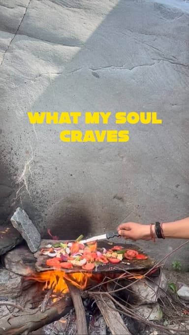 What My soul craves..🥰😍
.
.
#friends #outdoorcooking #uttarakhand #mountainlife
