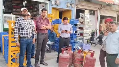 सिंगरौली: सिंगरौली में राजस्व एवं खाद्य विभाग की बड़ी कार्रवाई, घरेलू गैस के व्यावसायिक दुरुपयोग और अवैध रिफिलिंग पर कसा शिकंजा