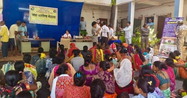 गडचिरोली पोलीस दलाच्या वतीने मौजा भामरागड येथील आठवडी बाजार परिसरात मोफत आरोग्य शिबिराचे यशस्वी आयोजन करण्यात आले.
या उप...