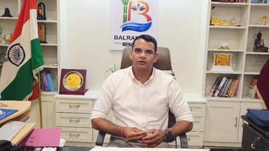 #जनगणना2027 : डीएम विपिन कुमार जैन की जनपदवासियों से अपील
बलरामपुर। जिलाधिकारी श्री विपिन कुमार जैन ने #जनगणना2027 के प...