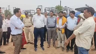 कलेक्टर श्री आशीष तिवारी ने देवरा कलां के गेहूं उपार्जन केंद्र का औचक निरीक्षण किया और किसानों से चर्चा किया ।
#jansam...