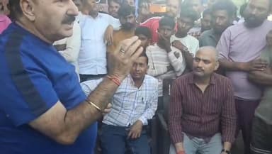#LakhimpurKheri
#पलिया विधानसभा के ग्राम कांप टांडा अग्निपीड़ितों से मिले विधायक रोमी साहनी, अग्निपीड़ितों को एक-एक प...