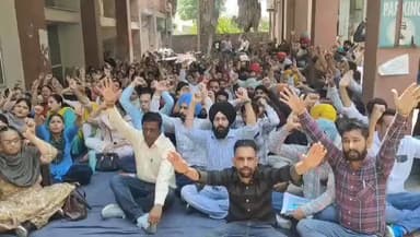 ਬਠਿੰਡਾ: ਸਿਵਿਲ ਹਸਪਤਾਲ ਵਿਖੇ ਕੱਚੇ ਕਾਮਿਆਂ ਨੇ ਆਪਣੀ ਮੰਗਾਂ ਨੂੰ ਲੈਕੇ ਲਾਇਆ ਧਰਨਾ