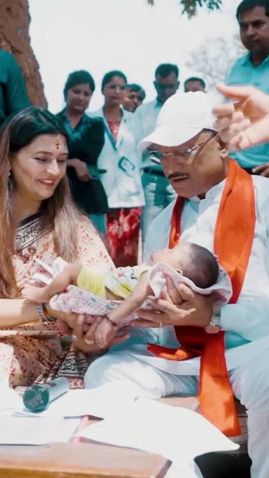 सुशासन तिहार म फेर दिखिस
लइका मन के प्रति मुख्यमंत्री जी के अब्बड़ मया अउ दुलार के झलक
#SushasanTihar2026