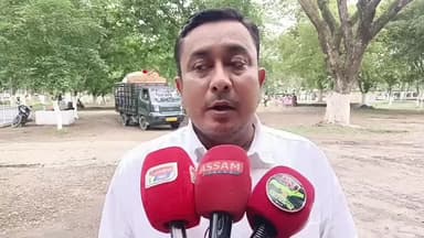 ঢকুৱাখানা ভাগ: চাৰিকড়ীয়া নৈৰ পাৰৰ ম'হঘূলি চাপৰিত ফাটবিহু আয়োজনকলৈ মন্তব্য উদযাপন সমিতিৰ সভাপতি হেমন্ত গগৈৰ