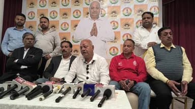 #solanlive......सोलन नगर निगम वार्ड नंबर 2 से आज़ाद उम्मीदवार रमेश चंद बंसल उर्फ राजा की प्रैसवार्ता
#Solan #MCsolan #W...