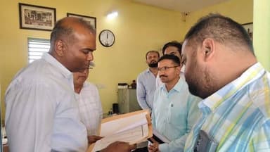 भोपाल संभागायुक्त श्री सिंह ने रायसेन के ग्राम बेरखेडी के उपार्जन केन्द्र अर्बन वेयरहाउस का किया औचक निरीक्षण
उपार्जन प्...