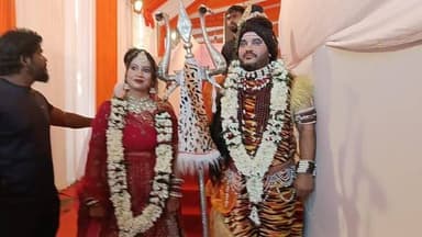 रांची के सुकुरहुट्टू स्थित फुटबॉल मैदान में आयोजित भव्य शिवमहापुराण कथा के तीसरे दिन आस्था का जनसैलाब उमड़ पड़ा। श्री शि...