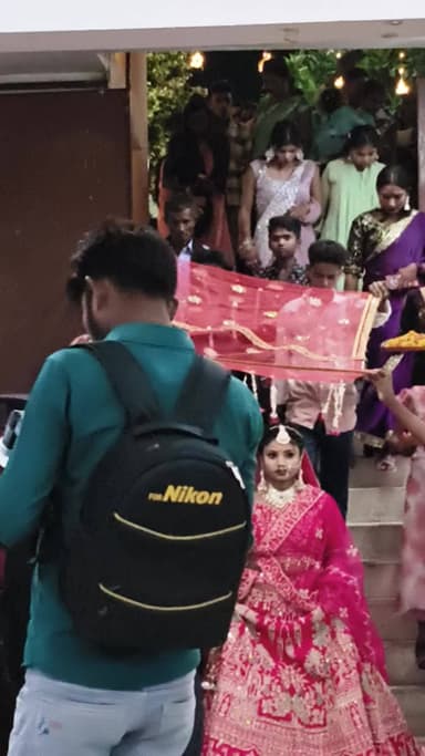 शादी से पहले कहां पर हो रहा था