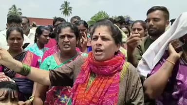 ದೇವನಹಳ್ಳಿ: ಅಂಡರ್ ಪಾಸ್ ನಿರ್ಮಿಸುವಂತೆ ಒತ್ತಾಯಿಸಿ ದೇವನಹಳ್ಳಿ ಹೆದ್ದಾರಿಯಲ್ಲಿ ಗ್ರಾಮಸ್ಥರ ಪ್ರತಿಭಟನೆ