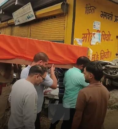 ◆ बालगंगा घाटी का लाल बलवीर पुंडीर देश सेवा करते हुए शहीद, क्षेत्र में शोक की लहर...
◆ शहीद बलवीर पुंडीर का पार्थिव शरी...