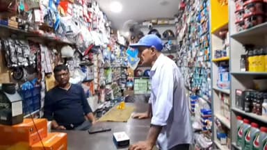 সোণাৰি: সোণাৰিত দিন দুপৰতে ব্যৱসায়ীক প্ৰতিস্থানৰ পৰা চোৰে চলালে চফাই অভিযান, নগদ ধন লৈ উধাও চোৰ