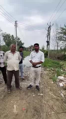 गांव के रास्ते मे जलभराव से स्कूल वाले बच्चो को हो रही परेशानी #viral #tranding #news