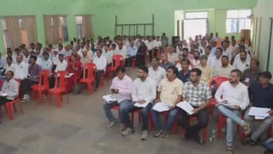 देवसर: कलेक्टर ने देवसर में जल गंगा संवर्धन अभियान के कार्यों की समीक्षा की