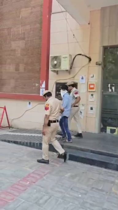 प्रीत विहार: प्रीत विहार थाना पुलिस ने लूटपाट की फिराक में घूम रहे एक बदमाश को किया गिरफ्तार