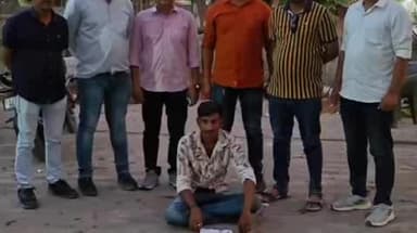 કોડીનાર: સોનાના દાગીના ની ચોરી કરનાર આરોપીને કોડીનાર પીલીસે મુદામાલ સાથે વડનગર ચોકડીથી પકડી પાડી કાયદેસરની કાયઁવાહી હાથ ધરી